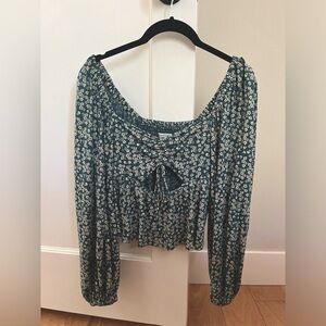 Urban Outfitters green floral puff sleeve top size small